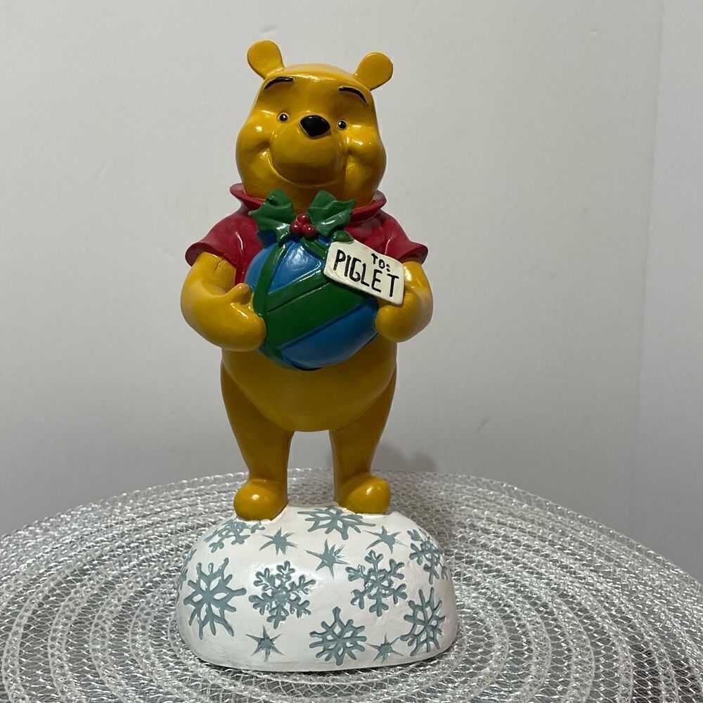 Disney Winnie The Pooh Resin Christmas Figure NWT